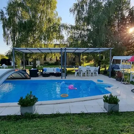 Soleil Holiday home Ainay-le-Chateau